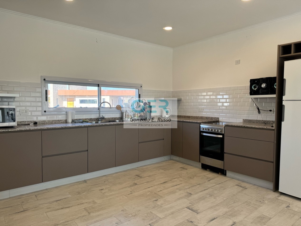 Casa 3 ambientes en venta con renta en Fincas de San Vicente Sporting