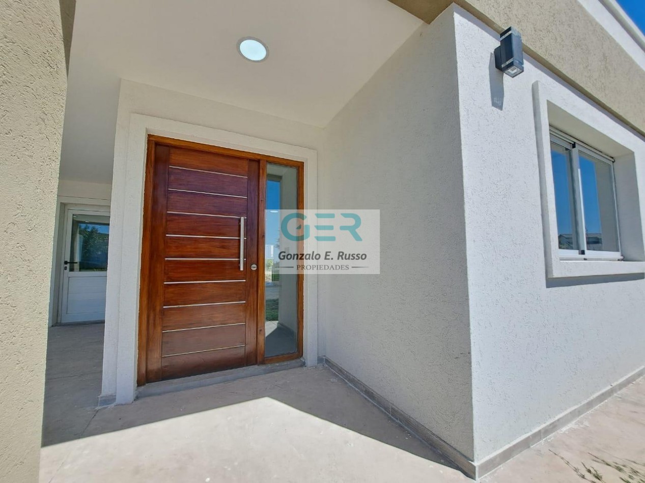 Venta Casa 4 Ambientes A Estrenar En San Lucas, Canning