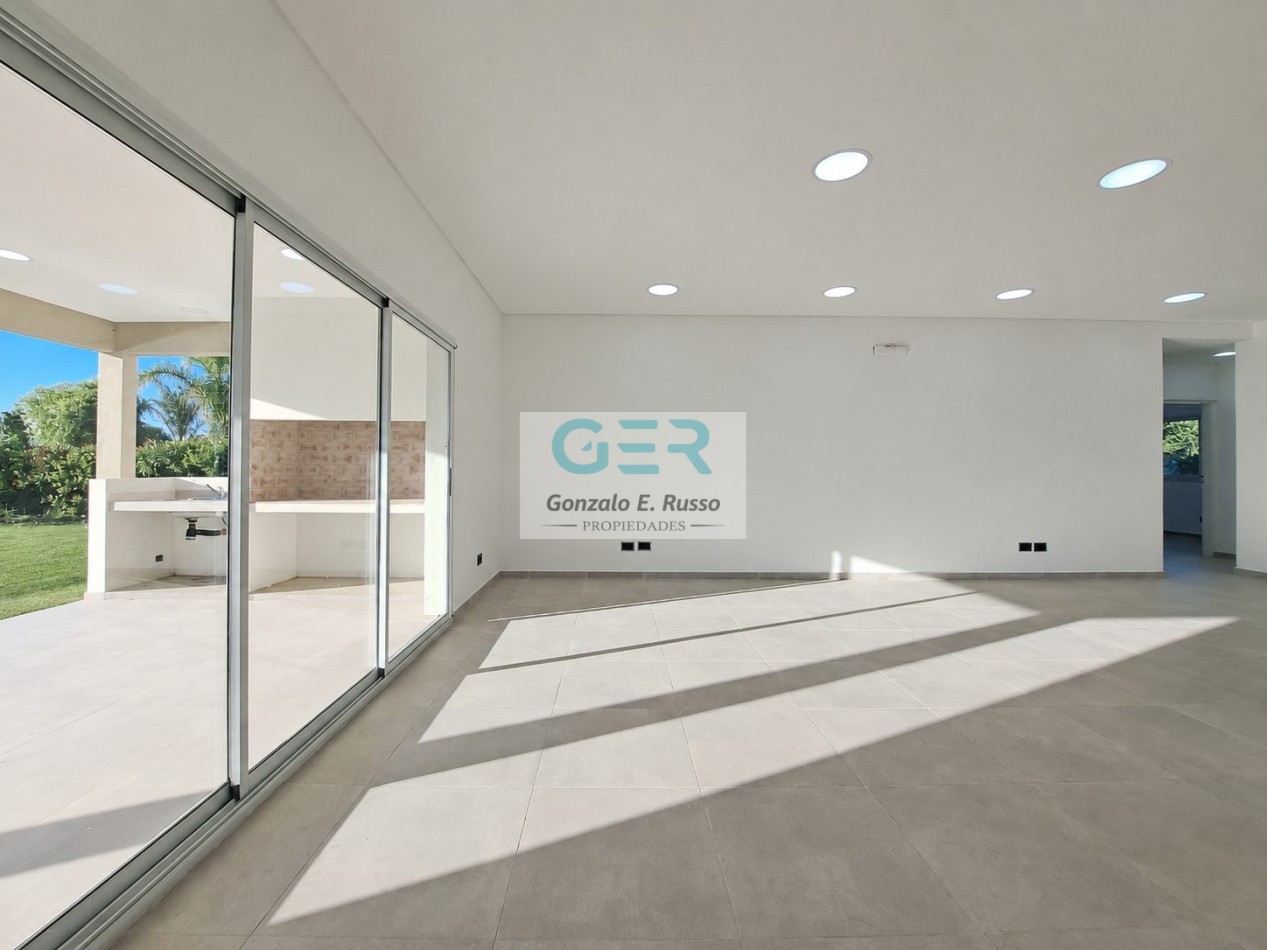 Venta Casa 4 Ambientes A Estrenar En San Lucas, Canning