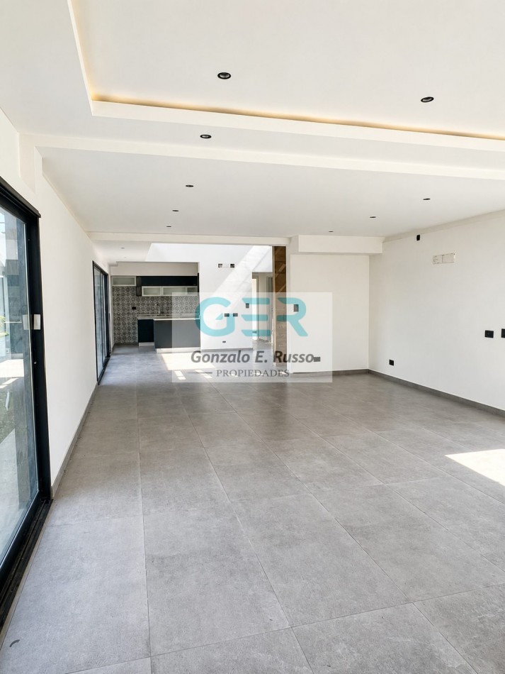 Venta Casa 5 Ambientes En El Principado - Canning