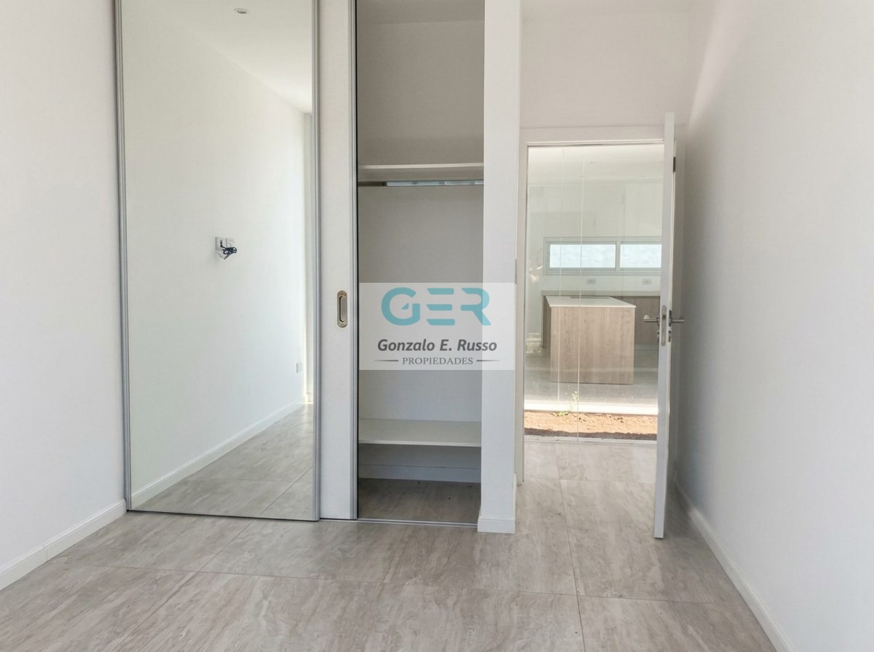 Casa En Venta 4 ambientes En Lares De Canning