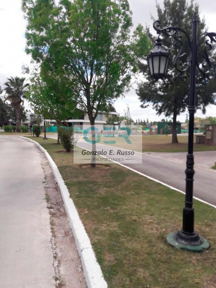 Venta Lote A La Laguna En Barrio Privado El Principado