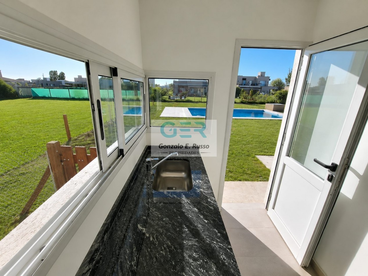 Venta Casa 4 Ambientes A Estrenar En San Lucas, Canning