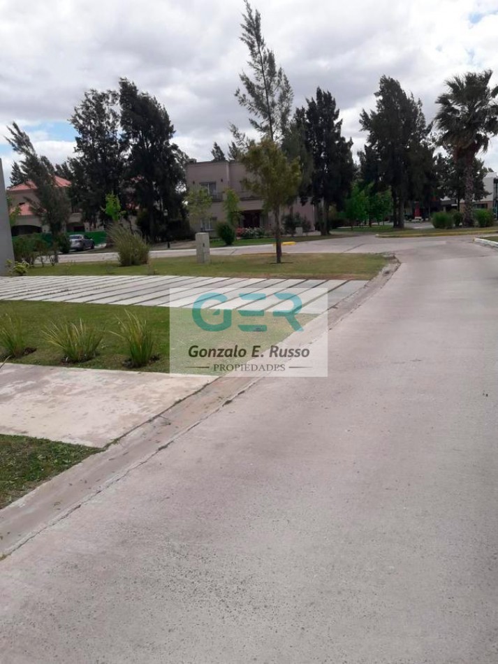 Venta Lote A La Laguna En Barrio Privado El Principado