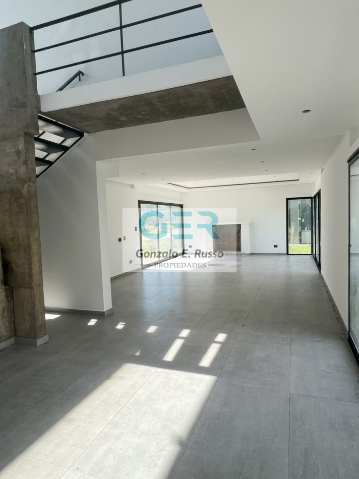 Venta Casa 5 Ambientes En El Principado - Canning