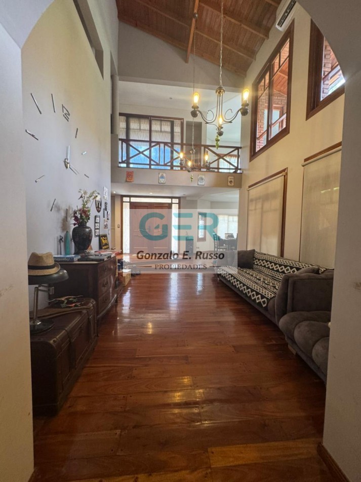Casa 7 Ambientes En Venta En Saint Thomas Sur - Canning