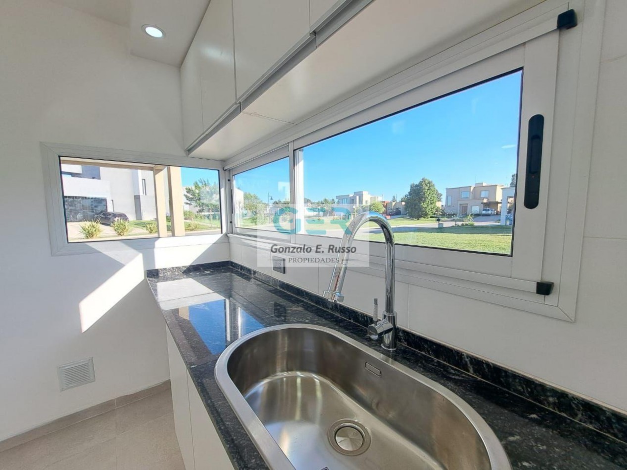Venta Casa 4 Ambientes A Estrenar En San Lucas, Canning