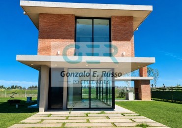 Casa 4 Ambientes En Venta En Lares De Canning